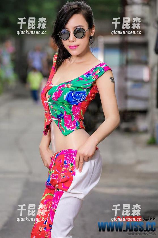 AISS爱丝(黄金版) - 小哲的女神写真：这是要害人吗？