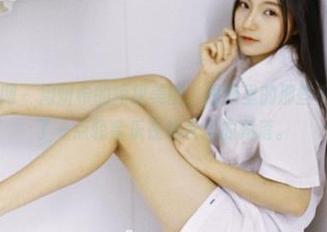 GIRLT果团网 – 周妍希的短裙美图，原图里的那些小细节，像放了一点轻音乐在钱包里的角落。