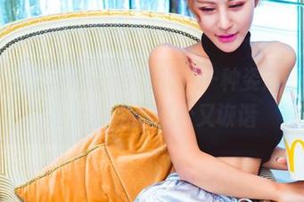GIRLT果团网 – 毛衣的另一种姿态，陈雅漫私拍作品轻松又诙谐