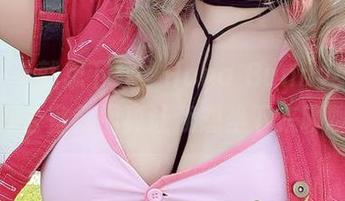 原图一看就想下载，Hana Bunny妙趣横生的办公室氛围真让我想坐下来聊聊天。