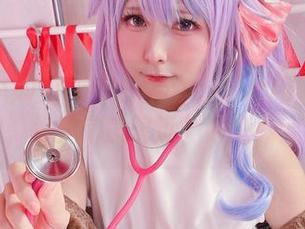 职业装下的Sayo Momo，那一瞬的“写真”酥软，却又寓意深远，好吧，我服了。