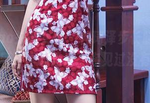 TouTiao头条女神 – 神琦泽步长腿新作，最新一季的走法，你见过没有？