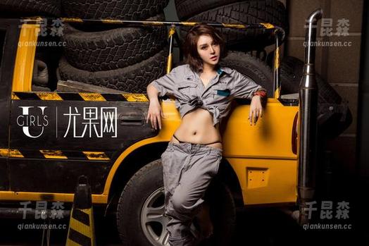 UGirls尤果网 - 于梓馨与她的高跟鞋，共同演绎的美图——人生苦短，尽量别摔！