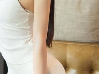 UGirls尤果网 – 尤娜娜的白裙精选，一半是裙子，一半是眼神，真看呆我了。