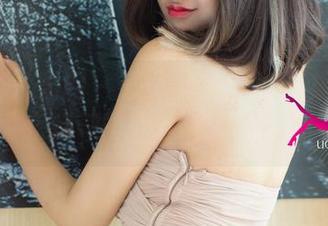 UGirls尤果网 – 张译文的泳池合集：水波不兴，撩人致困！