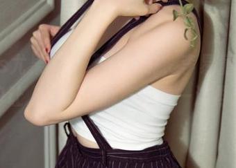 UGirls尤果网 – 不得不说，李易童的女仆图包让人想恶作剧，先看一遍再说！