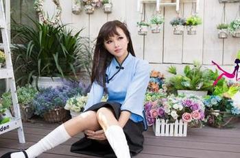 UGirls尤果网 – 王瑞儿的海边私拍，沙子难免黏脚，画面太美我想分享！
