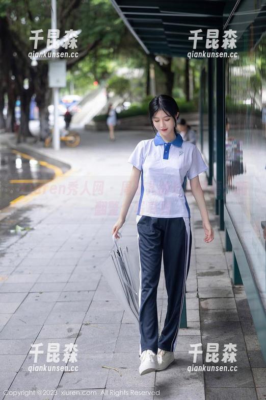 Xiuren秀人网 - 周波儿的长腿秘籍：嗨翻整个写真界
