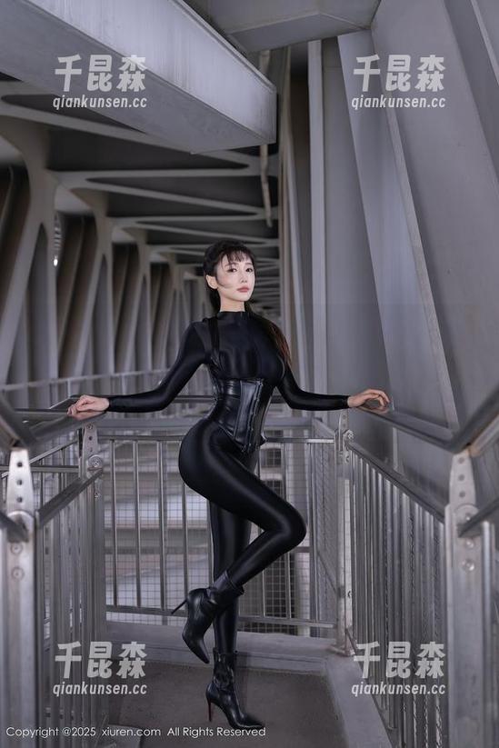 Xiuren秀人网 - 原图中的夏晓Maggy和服，悄悄撩动你的视线——图册就像一盒巧克力，色彩各异