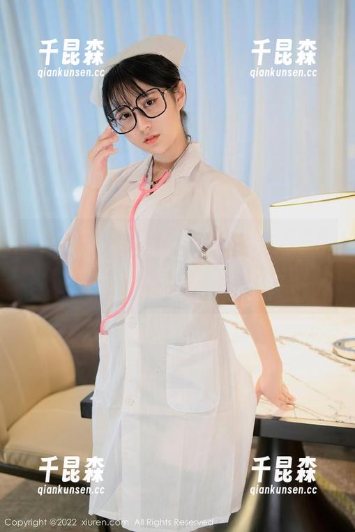 Xiuren秀人网 - 这福利真不错，梦心月的高挑美女穿上粉色礼裙，如同仙女下凡！