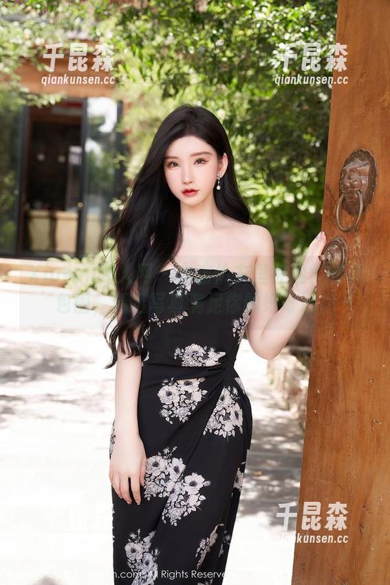 Xiuren秀人网 - 在连体衣里被温柔的柔包围，精选写真满足你的好奇心。