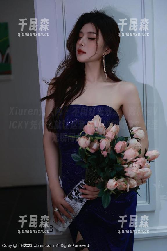 Xiuren秀人网 - 不用灯光效果，陈雅漫VICKY凭什么就让这套礼服栩栩如生？无圣光瞬间凸显一切。