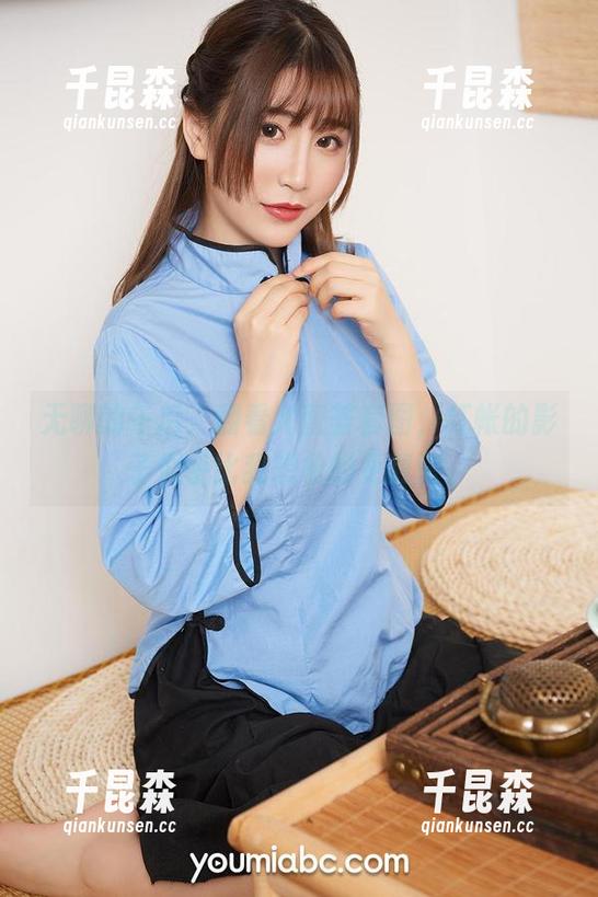 无聊的午后，翻看尤蜜荟套图，红帐的影子似乎比我想象的更复杂。