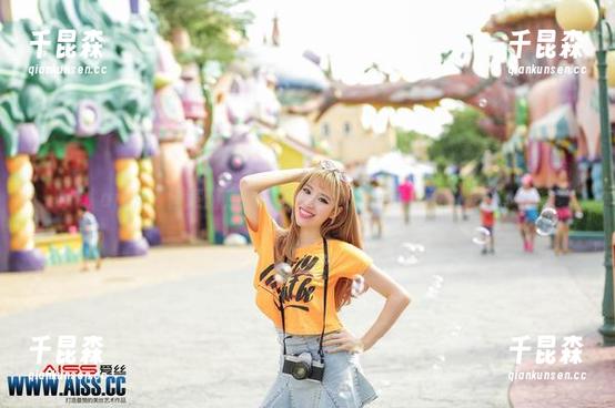 aiss - 任意游走？索菲穿行图包来拯救你的灵感。