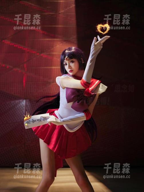 一米八的大梨子的写真集，新款‘思念如苦海’系列：买一送后悔！