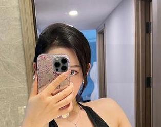 微密圈 – 不爱笑的赛琳的学妹写真：定制的模样，画里画外都是梦！