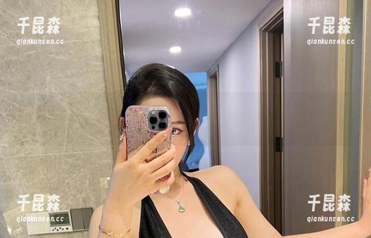 微密圈 - 不爱笑的赛琳的学妹写真：定制的模样，画里画外都是梦！