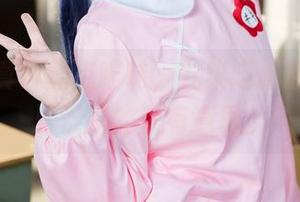 长腿写真再加点喵味，九柒喵把颜值与欢乐混搭的很有意思。