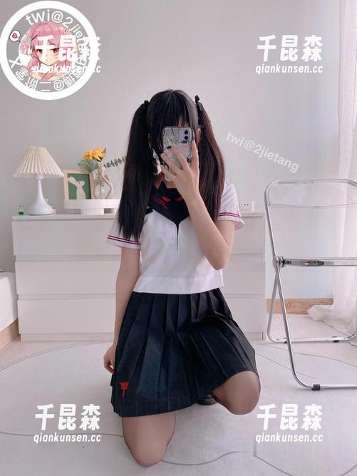 二阶堂宅绘子作品集，JK黑丝的图片里居然藏着些不为人知的气息。