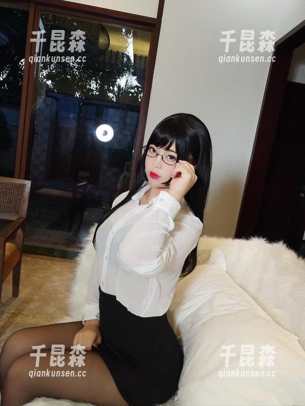 分享：你烨烨的毛衣套装，今冬最强保暖姿势！