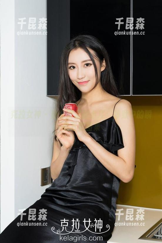 克拉女神 - 办公室里的小芹：静默中的瞬息万变图集