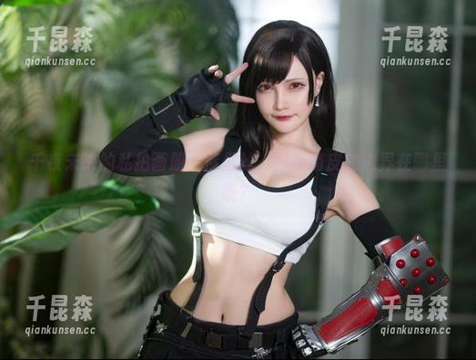 千夜未来的私拍画册：裤里丝，那条俏皮的边界在哪里呢？