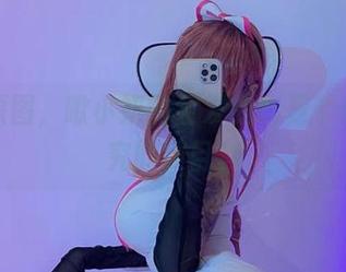 晒晒原图，啾小妍的金发的确是个值得研究的项目。
