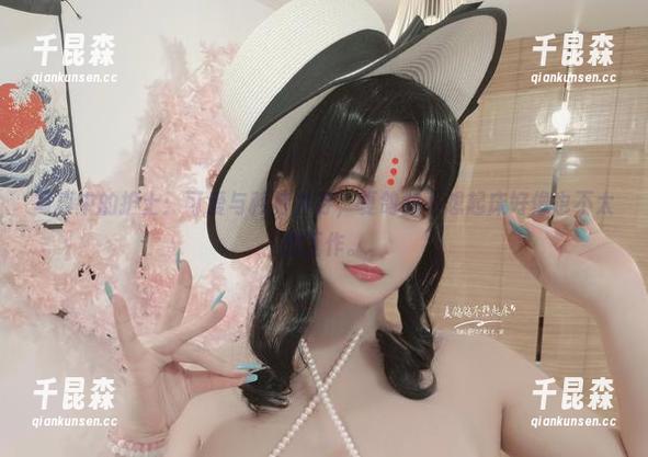 写真中的护士：可爱与矜持并存，夏鸽鸽不想起床好像也不太想工作。