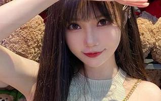 大肉丸Amiee的清纯私拍合集，打破‘乖乖女’的界限