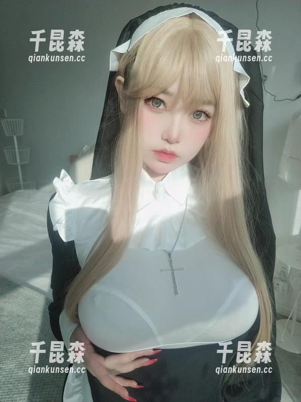 女主K黑双子图集：先别忙翻，仔细瞧瞧这细节！