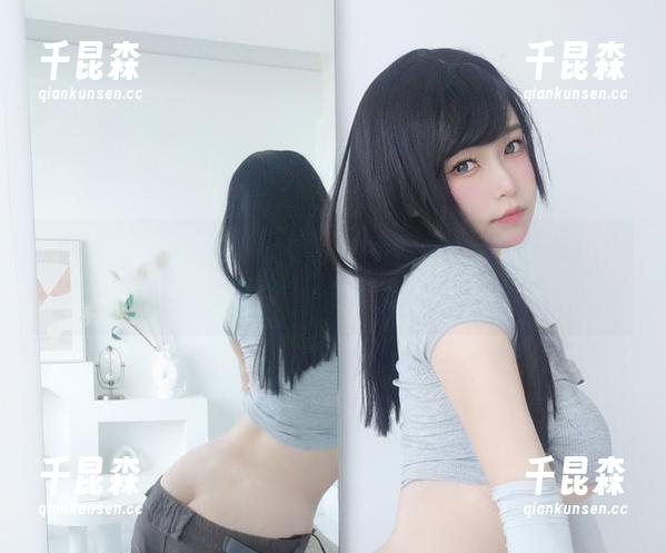 女主K与白色的奇妙碰撞——资源中隐藏的美感，时不时让我分心，就像突然掉进了一个梦里。