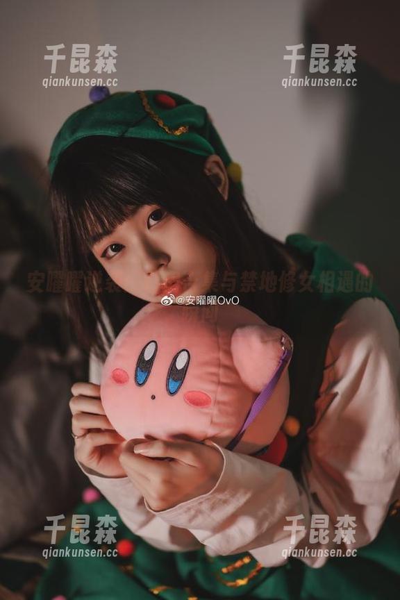 安曜曜逆袭：私房合集与禁地修女相遇的瞬间