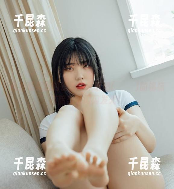 私拍和美图的惊喜：宋哈娜(송하나)的棉袜在暗恋中闪闪发光！