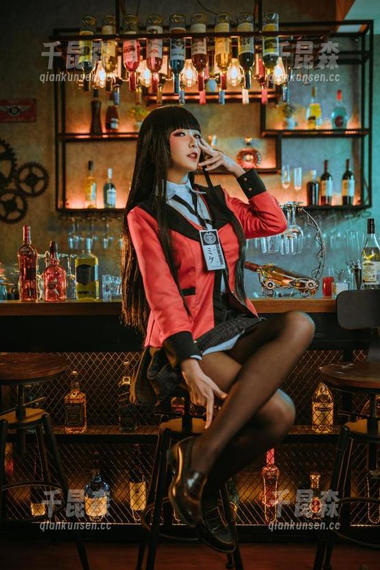 希希_啾黑色精选：深得黑色之魂，但我其实想晒晒红色！
