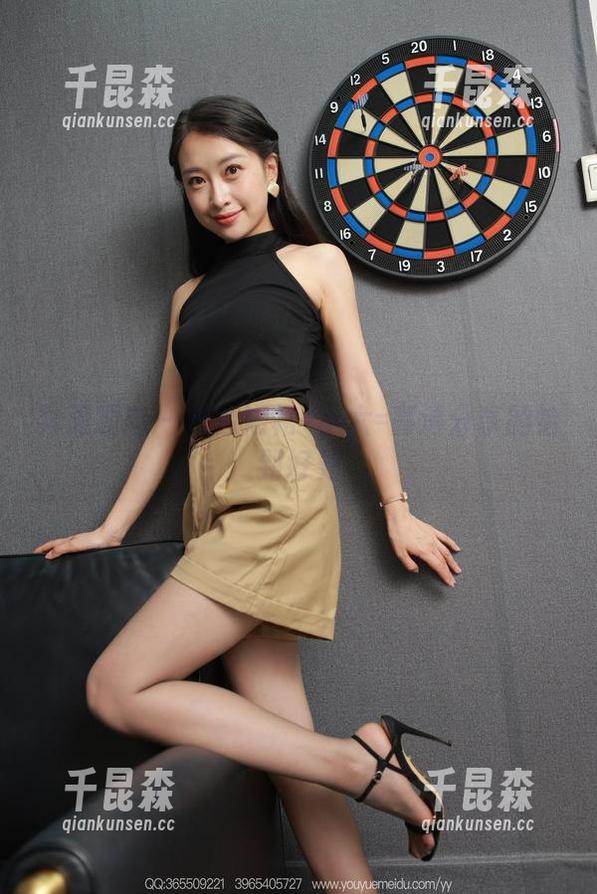 异思趣向 - 灰色短裙+小六=高清分享的恰到好处