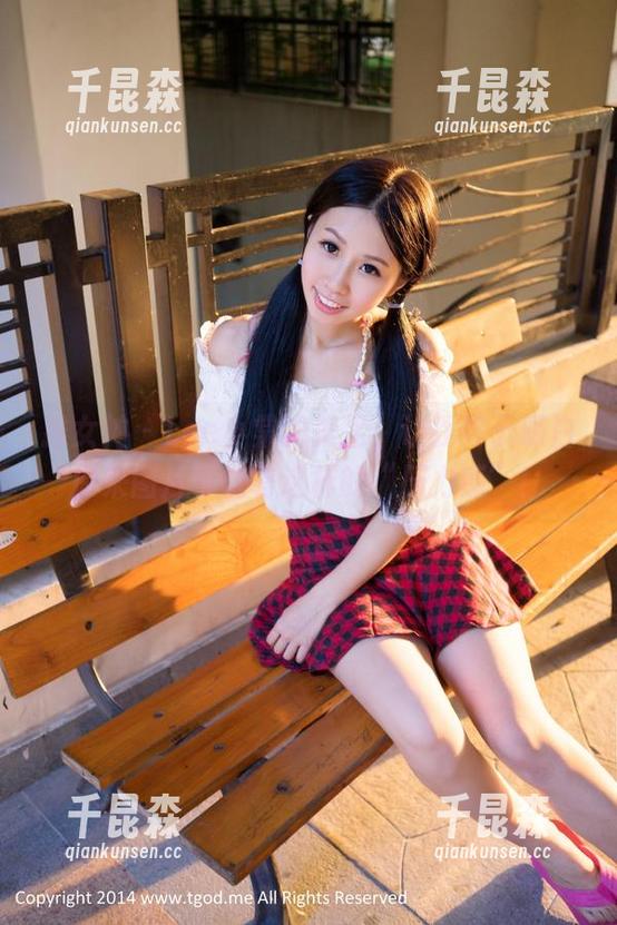 推女神 - Lee小棠的美足，让我终于明白原来图片可以有这样的“压力感”！