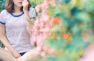 推女神 – 岑苑之barbiebaby的红裙，原图带着一些微妙的性感，图集中竟意外地发现了她的不羁灵魂。