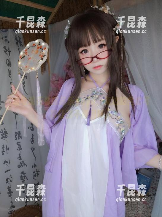 走马观花看摇摇乐yoyo，友达的全套写真让我不停回味。