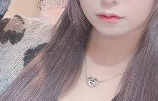 分享一组月城委员会的作品，狐娘巫女真有点儿玩世不恭的感觉。