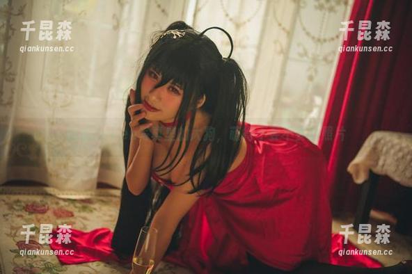 柘烟Zuken写真里的大狗，萌得不要不要的照片
