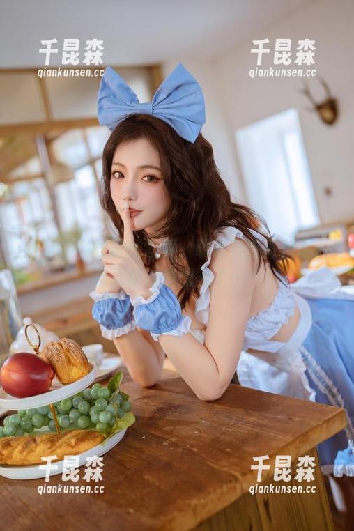 桃良阿宅的瑜伽套图，明明是在做伸展，结果却让我想多了……