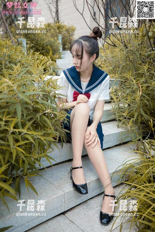 梦丝女神 - 圣诞的香萱，原图全在这里，色彩亮眼得让人想多看几眼。
