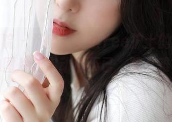模范学院 – 沉醉在安琪Yee护士的世界，免费的图片让你动心不已，却又难以言表。