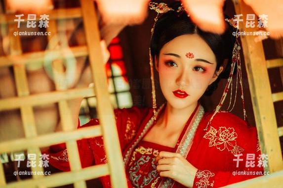 沧霁桔梗出奇招！路易九世的套图合集：众人皆醉，唯我独醒的美！