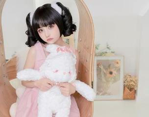 不走心，最新图集：爆机少女喵小吉的护士传奇，让人捉摸不透。
