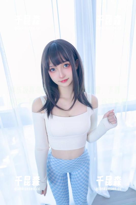 神乐坂真冬的图库里，矜持得很，下载“秘密”得先破个小圈子才行啊。这可以理解么？