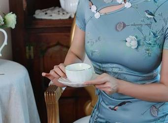 秀人网 – 那条短裙的高清下载，优酱你可真敢穿！