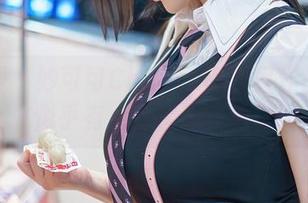 秀人网 – 妙可可Cheese的夏日作品：这似乎有点汗水和暗示。