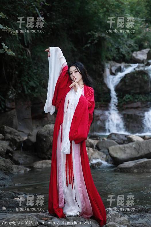 秀人网 - 安然Maleah的校园写真大冒险，作品集欢迎收藏，下载没问题！