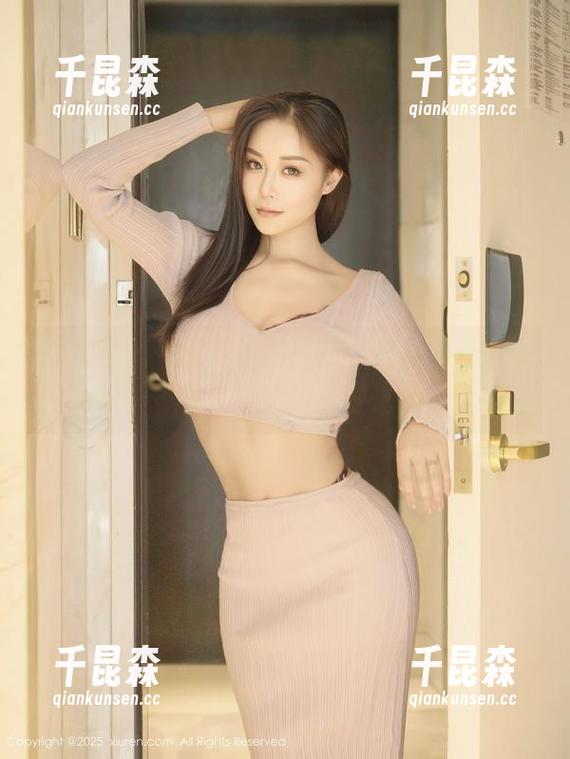 秀人网 - 飞天空姐的日常，容容容Alice图包里的静谧时光